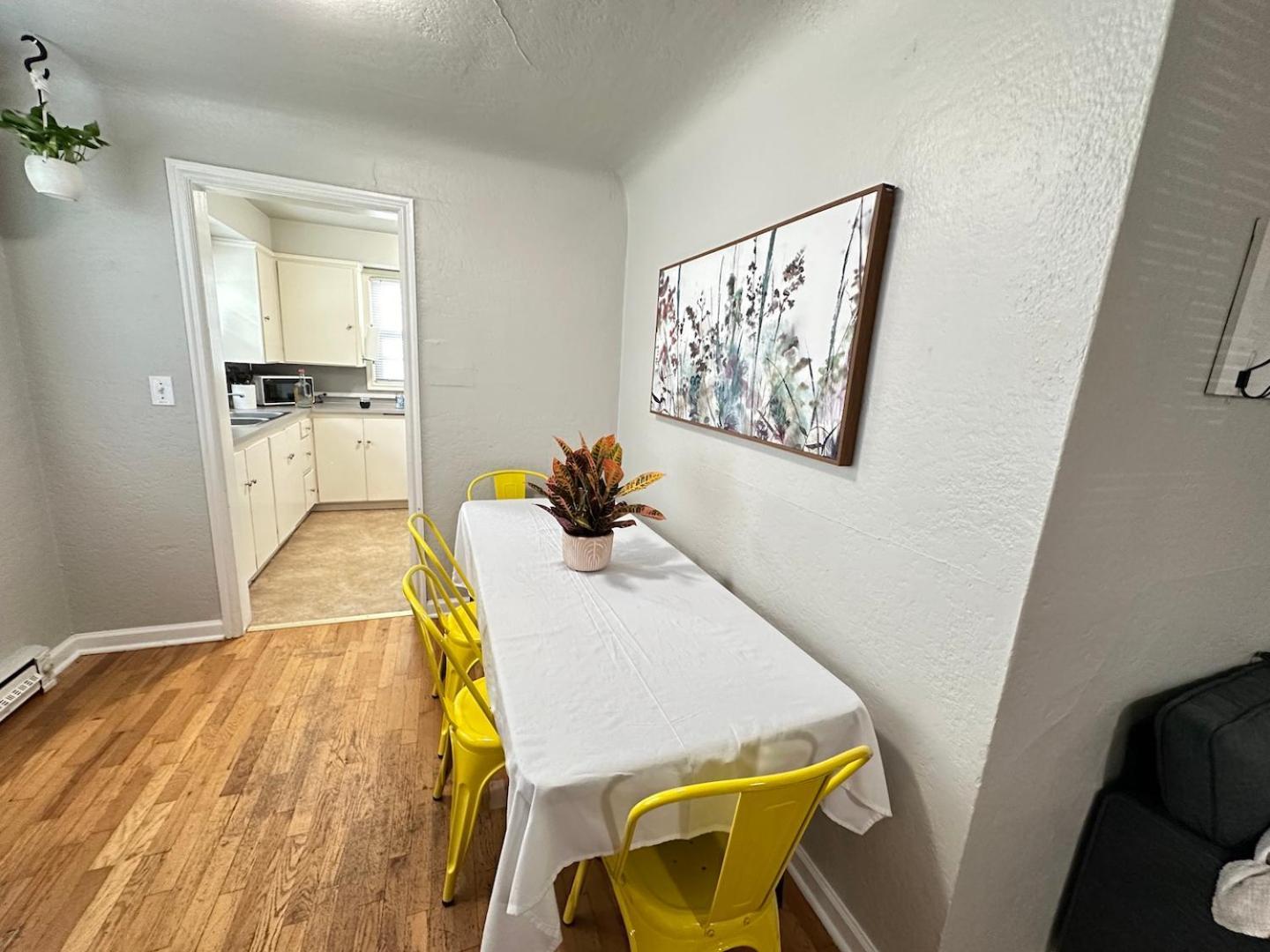 Charming 1930S Style Rustic Home ユージーン エクステリア 写真